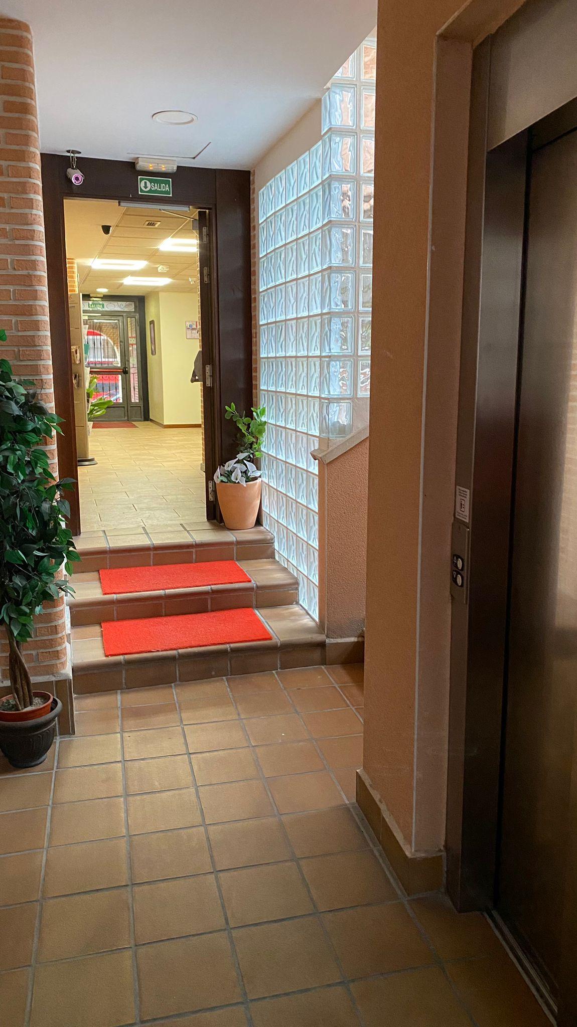 孔普卢顿酒店 阿尔卡拉德荷那利斯 外观 照片
